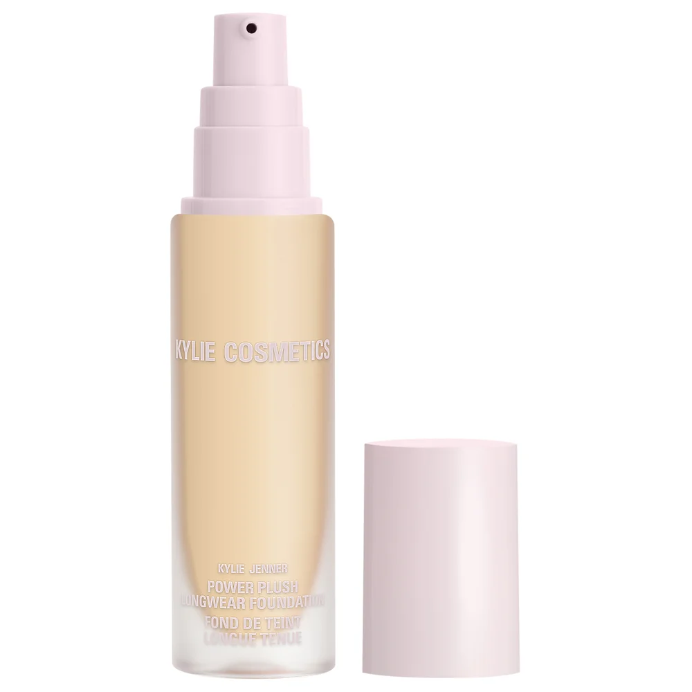 Power Plush Foundation 1.5W Warm - Kylie Cosmetics v:8573539