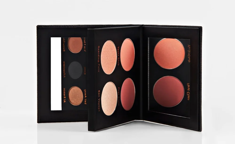 Youngblood Weekender Face Palette Shadow & Blush – 1 stk. v:3260777 Youngblood Weekender Face Palette Shadow & Blush – 1 stk. v:3260777